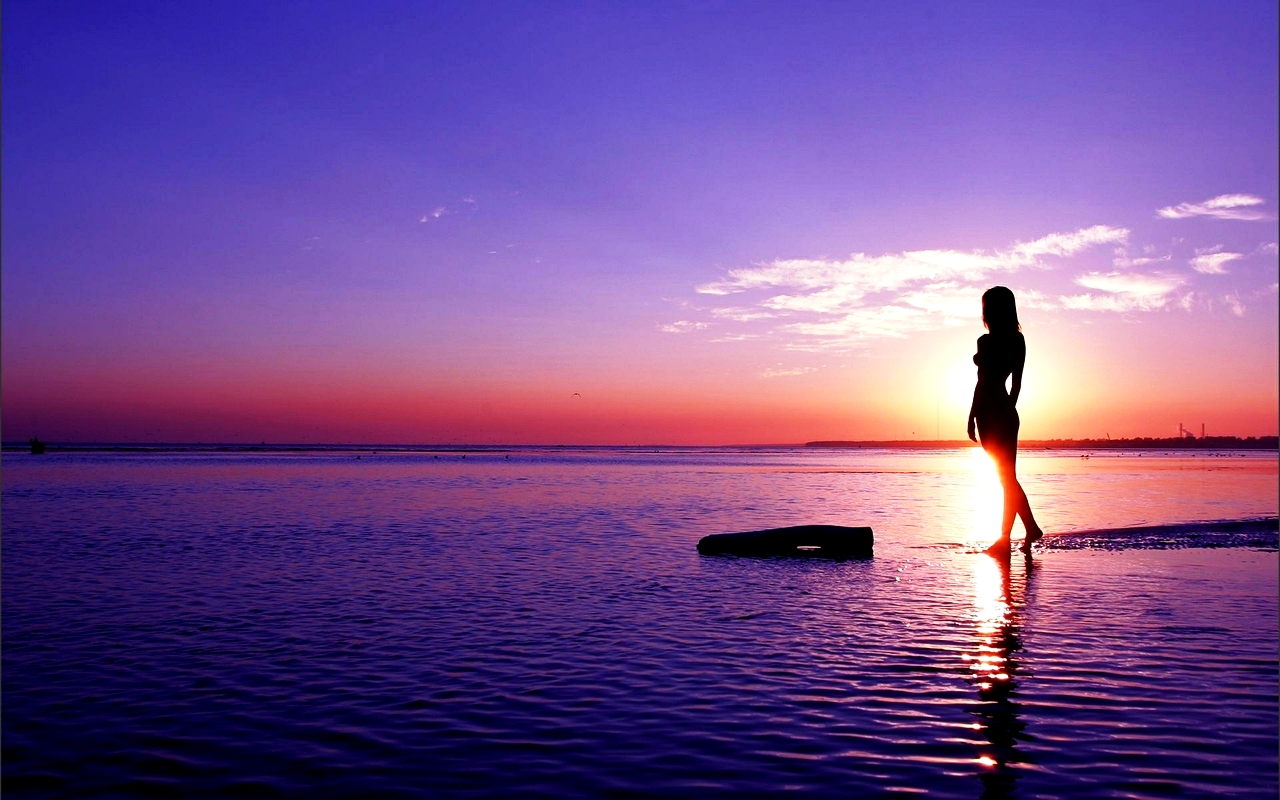 Beautiful-Wallpapers-Free-Sunset-and-Woman copy
